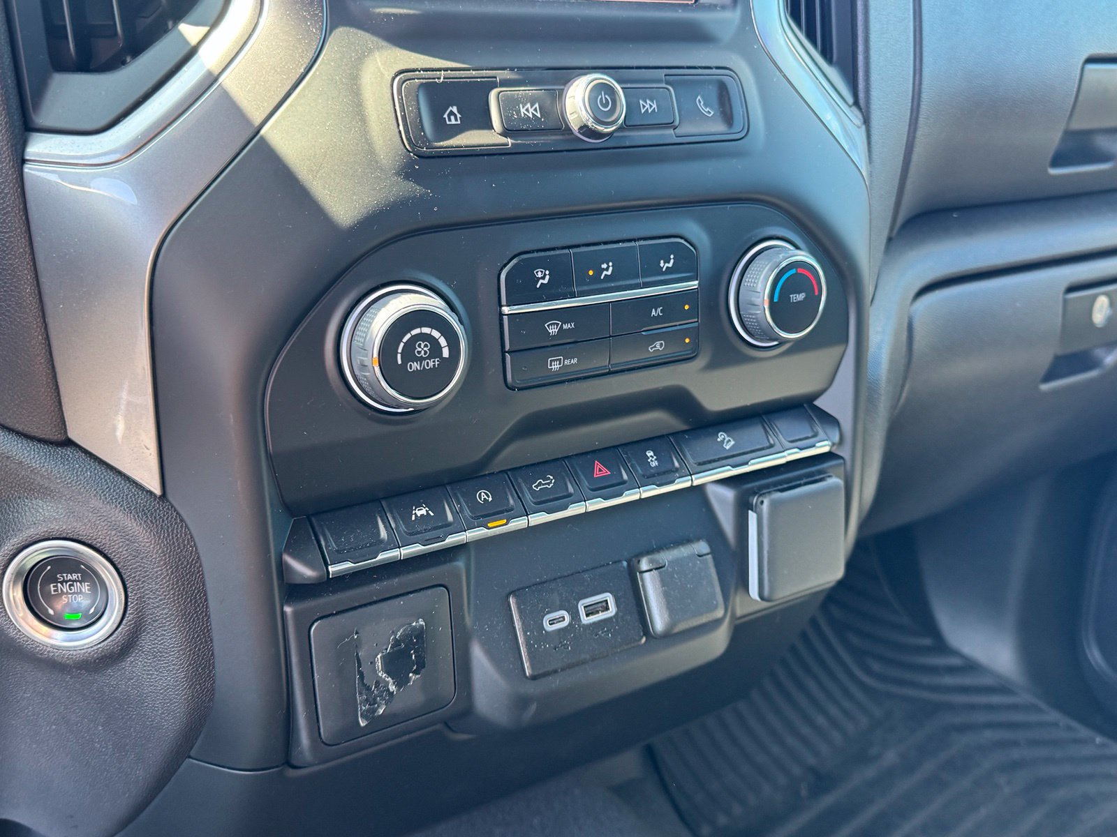 Used 2024 Chevrolet Silverado 1500 Custom Trail Boss w/ LPO, Dark Essentials Package AWD/4WD image 21