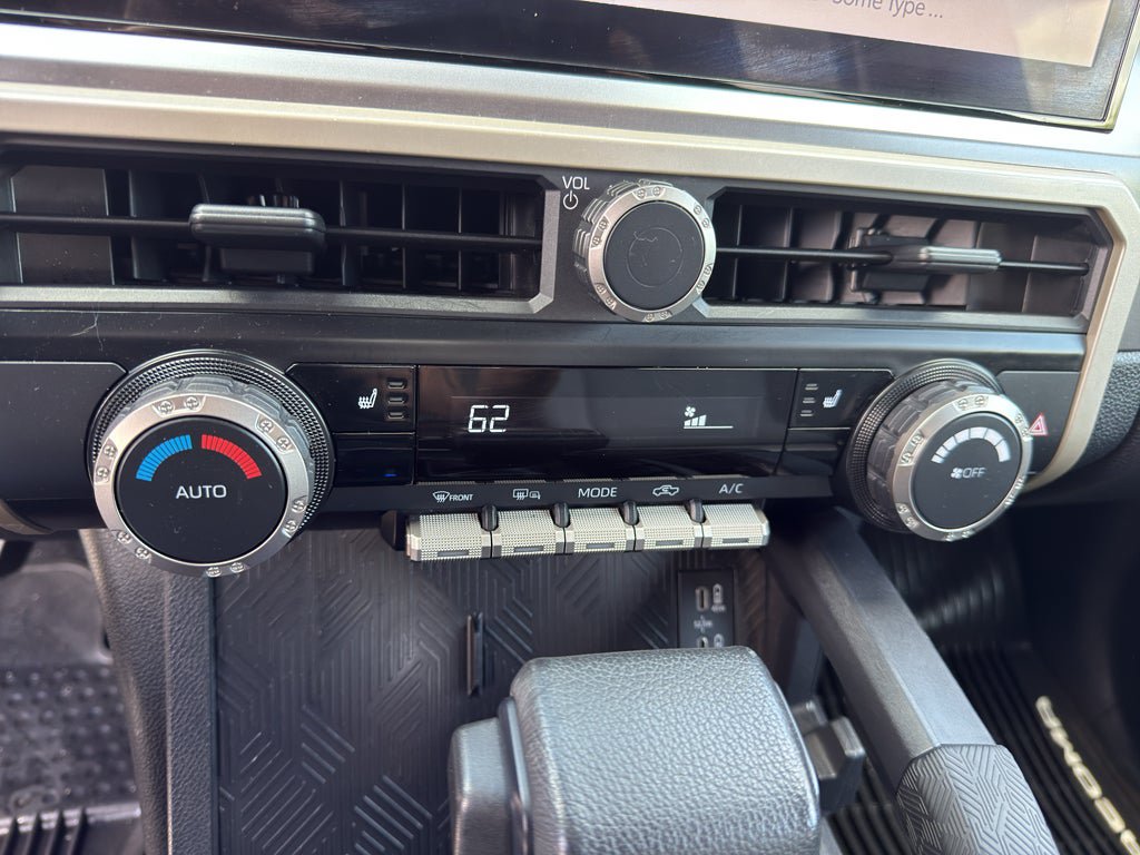 Used 2024 Toyota Tacoma TRD Off-Road AWD/4WD image 17
