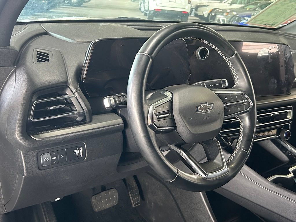 Used 2024 Chevrolet Traverse LS w/ Midnight/Sport Edition FWD image 19