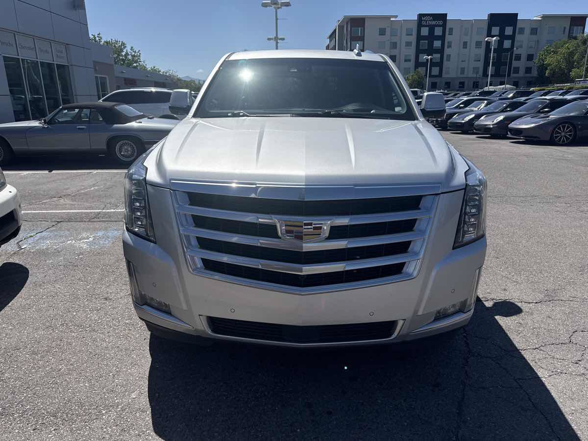 Used 2015 Cadillac Escalade Premium AWD/4WD image 3