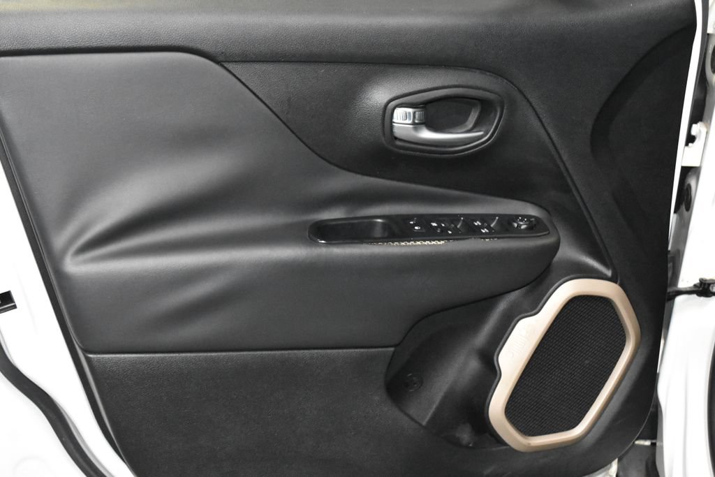 Used 2015 Jeep Renegade Limited FWD image 4