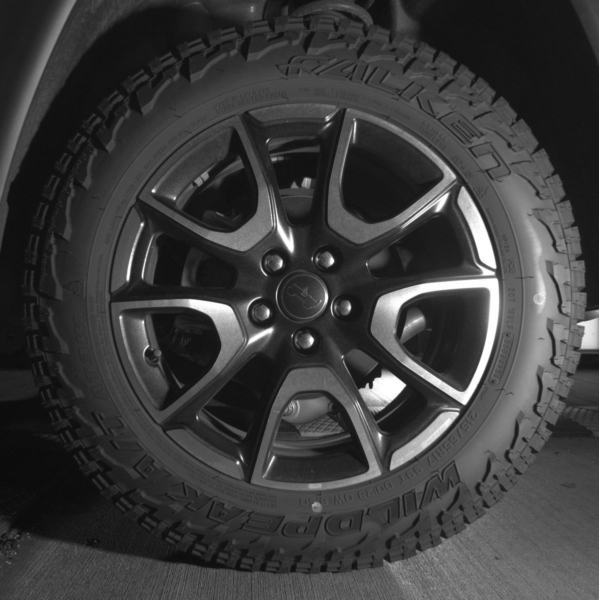 Used 2025 Jeep Compass Trailhawk image 11