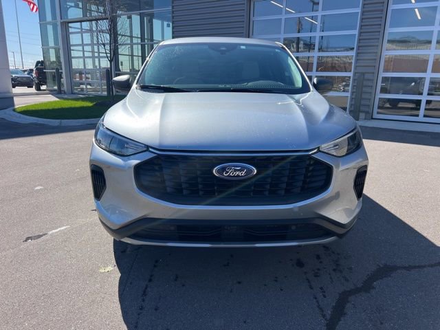 Used 2023 Ford Escape Active AWD/4WD image 2