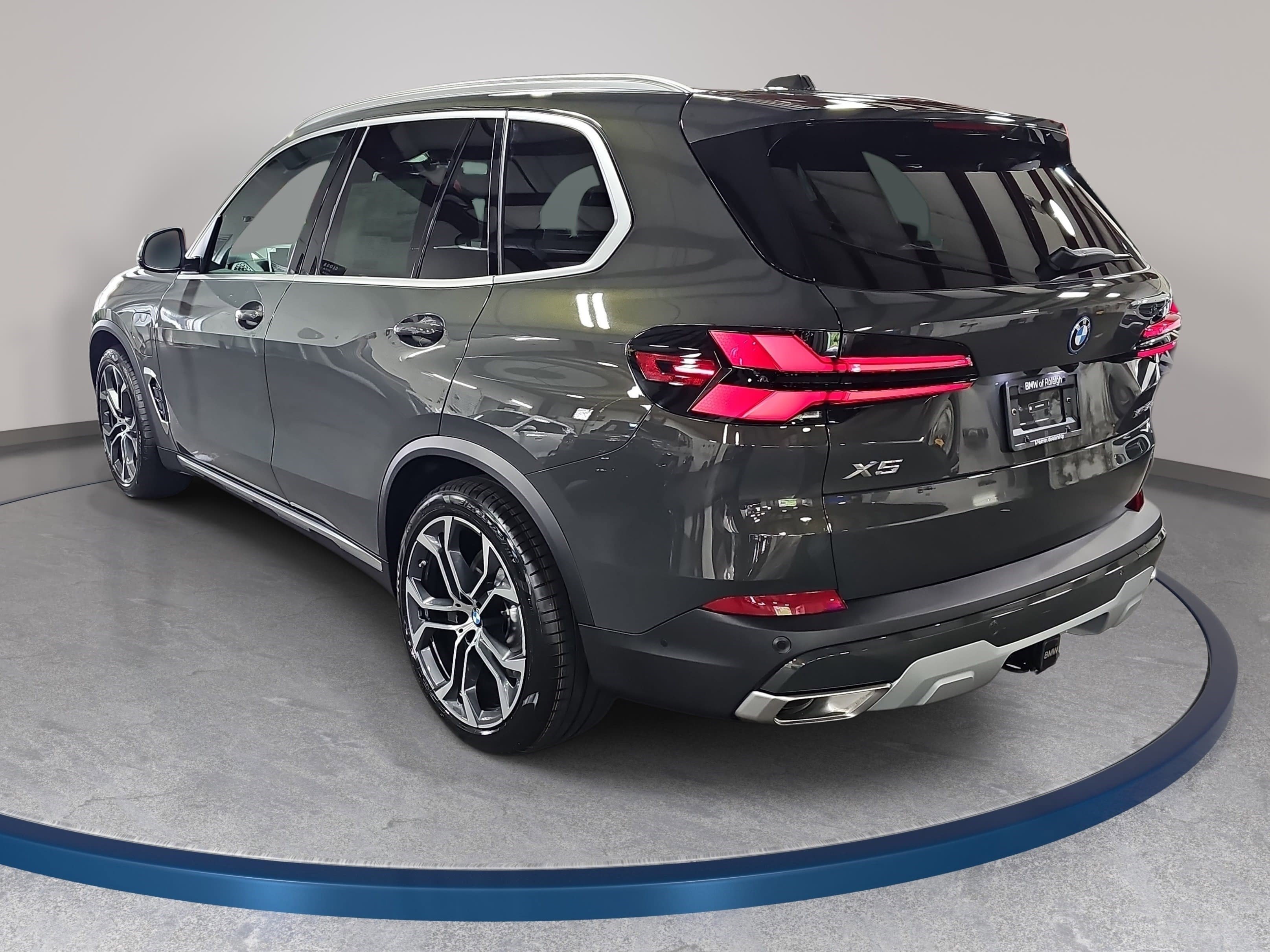 New 2026 BMW X5 xDrive50e w/ Climate Comfort Package image 7