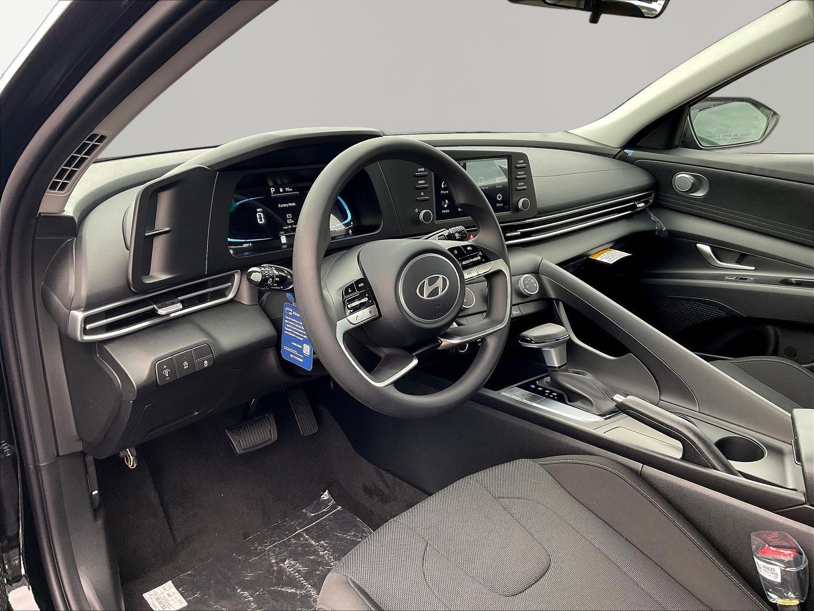 New 2026 Hyundai Elantra SE FWD image 16