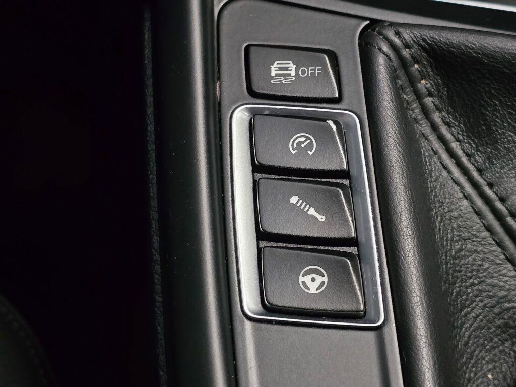 Used 2017 BMW M3 image 40