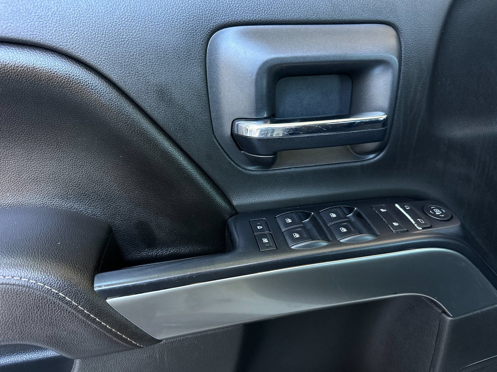 Used 2017 Chevrolet Silverado 1500 LT w/ All Star Edition RWD image 10