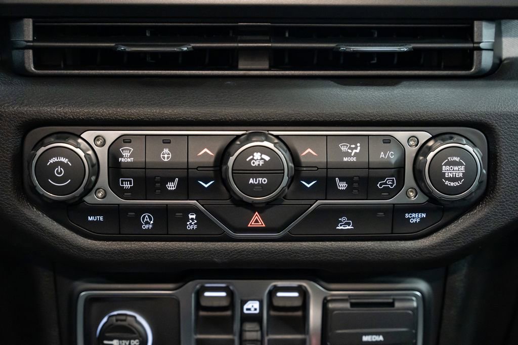New 2026 Jeep Gladiator Sport AWD/4WD image 12