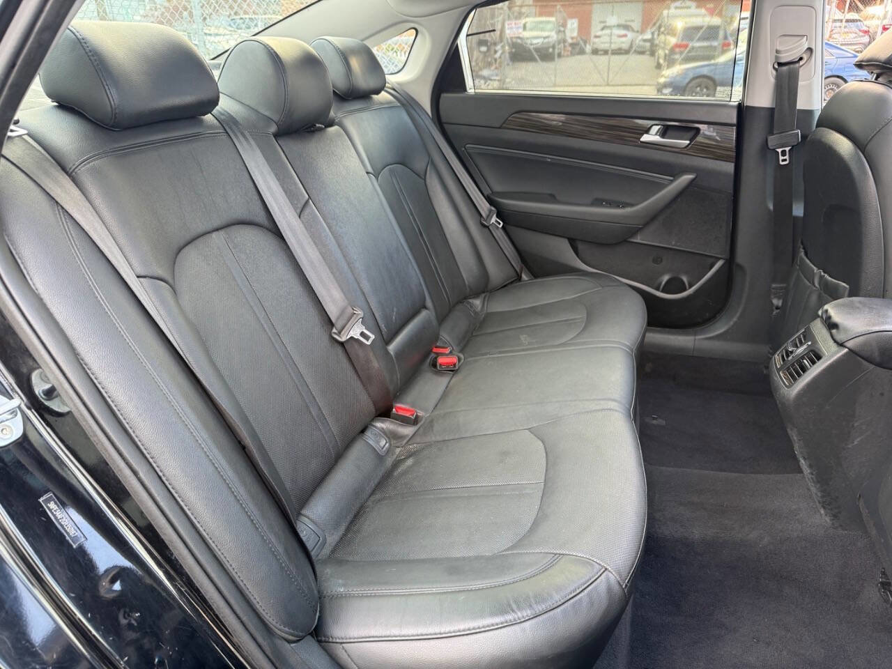 Used 2016 Hyundai Sonata Limited w/ Option Group 04 FWD image 13
