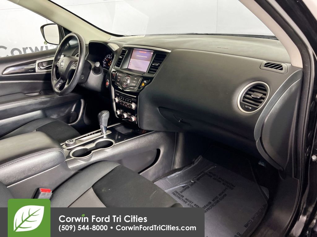 Used 2018 Nissan Pathfinder SV image 27