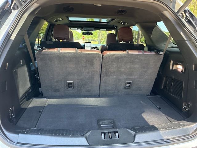 Used 2022 Ford Explorer Platinum w/ Equipment Group 601A AWD/4WD image 17