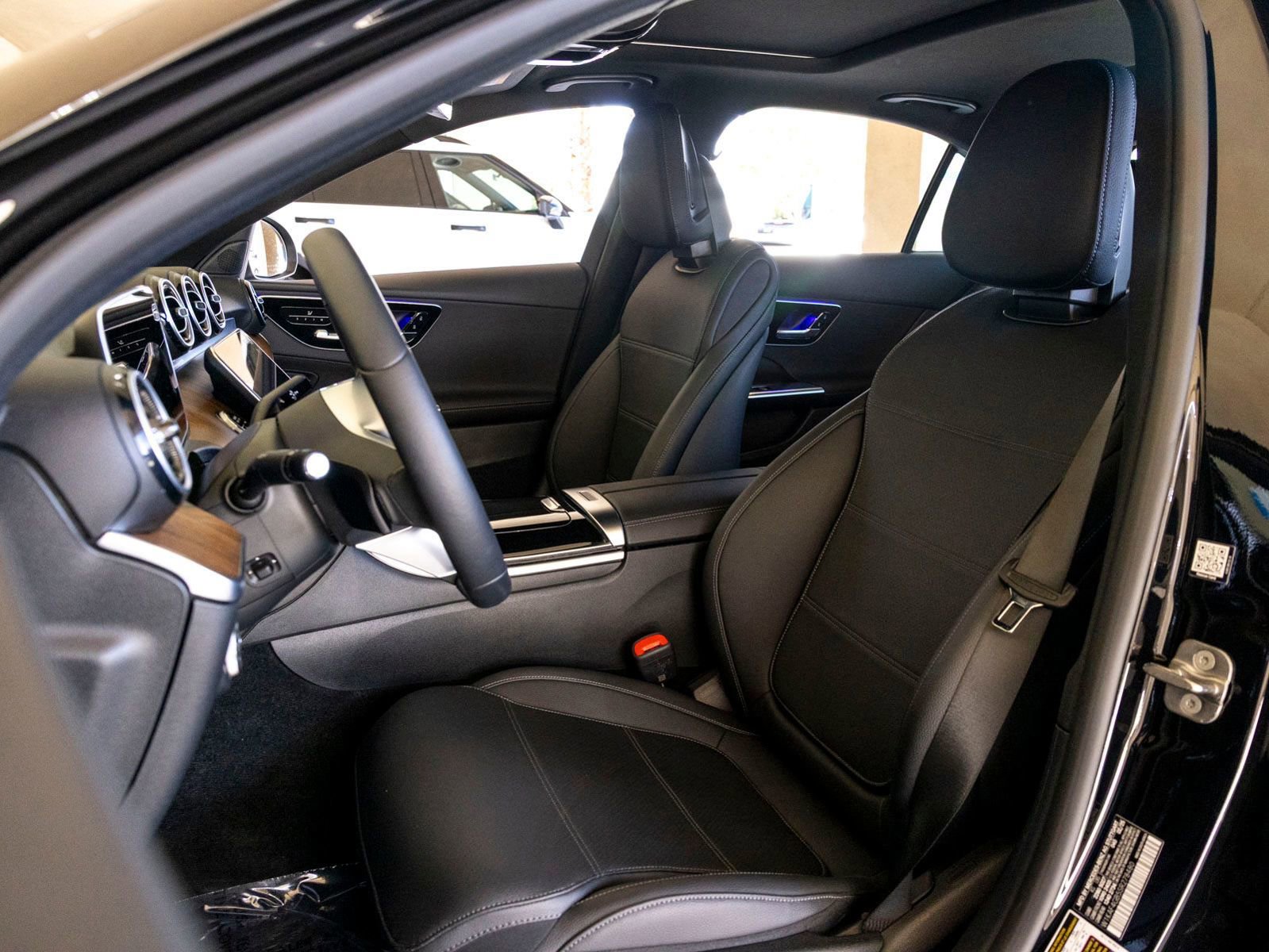 Used 2025 Mercedes-Benz C 300 Sedan image 13