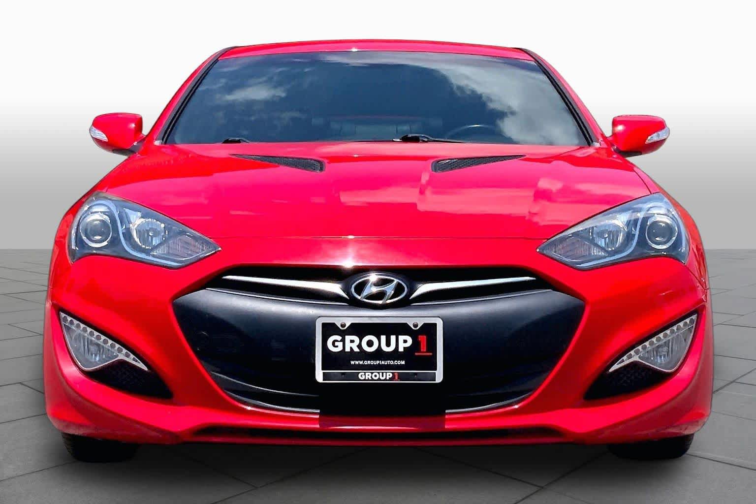 Used 2013 Hyundai Genesis 3.8 RWD image 4