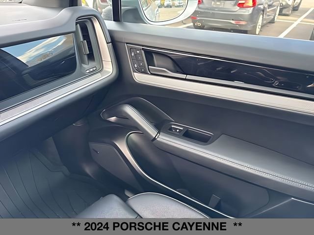 Used 2024 Porsche Cayenne w/ Premium Package AWD/4WD image 35
