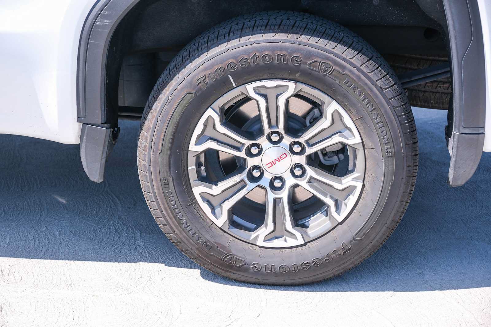 Used 2025 GMC Sierra 1500 SLT RWD image 9