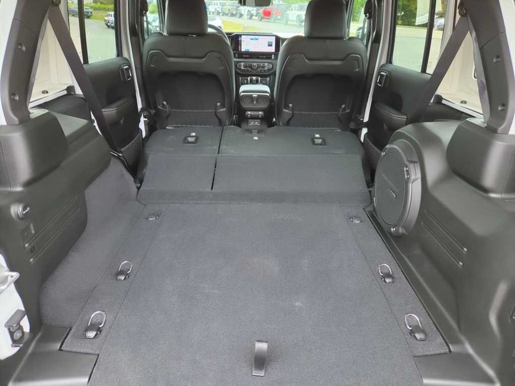 New 2027 Jeep Wrangler Unlimited Sahara AWD/4WD image 11