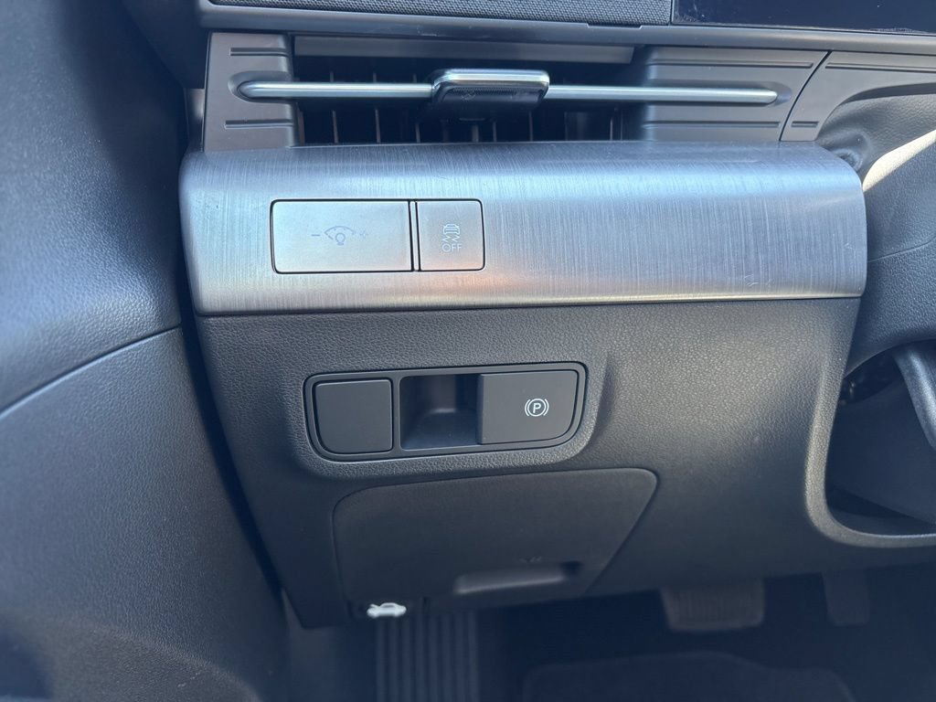 Certified 2024 Hyundai Kona SEL FWD image 30
