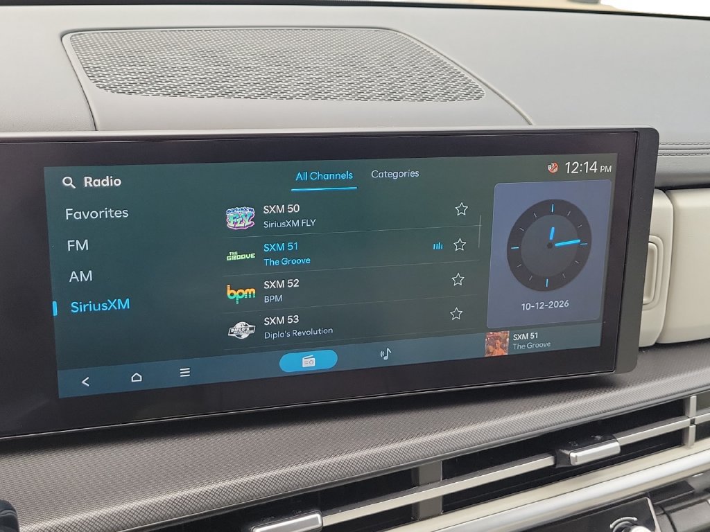 Used 2025 Hyundai Santa Fe SEL FWD image 13