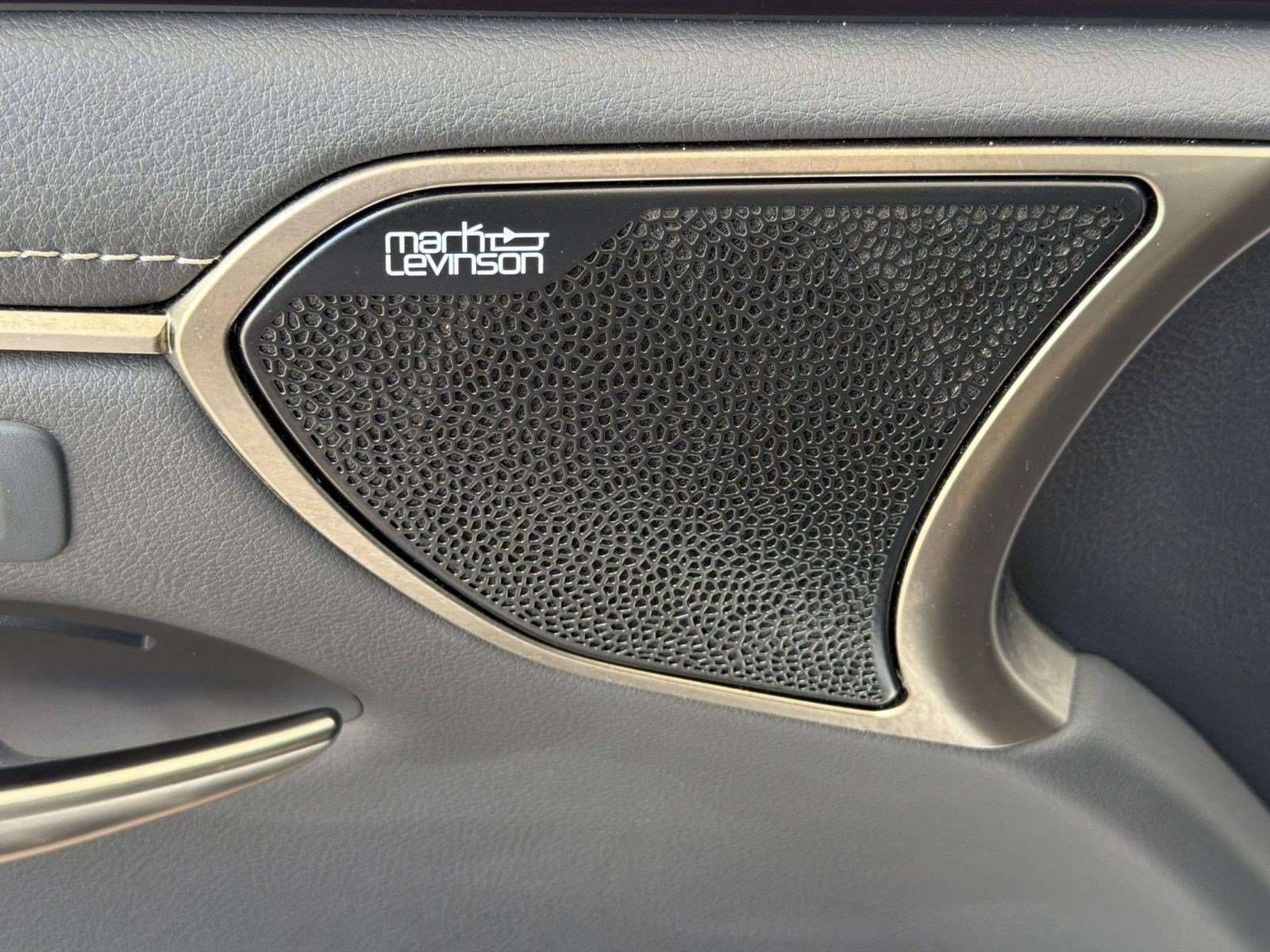 Used 2021 Lexus ES 300h w/ Accessory Package FWD image 20
