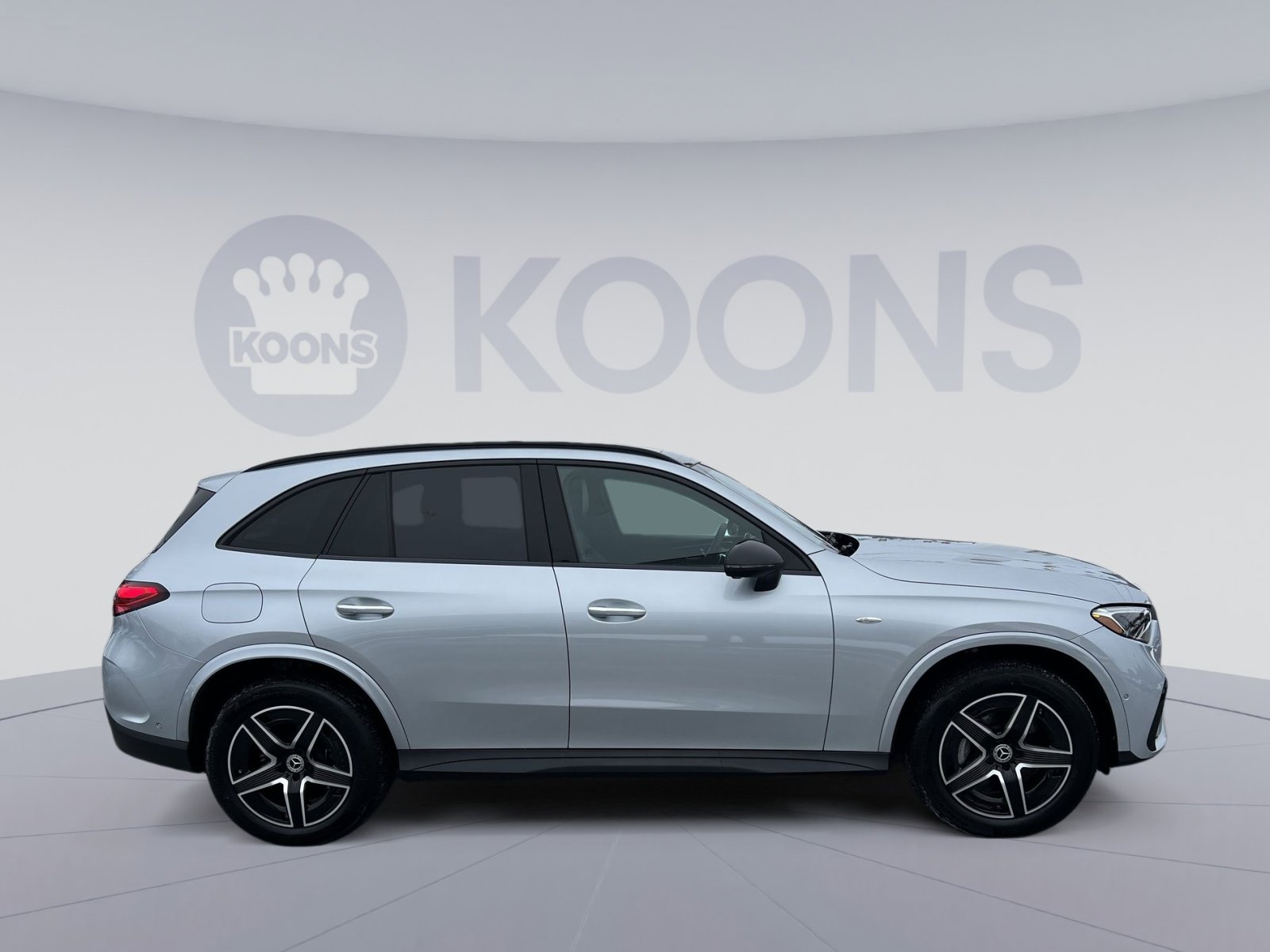 Used 2025 Mercedes-Benz GLC 350e 4MATIC image 8