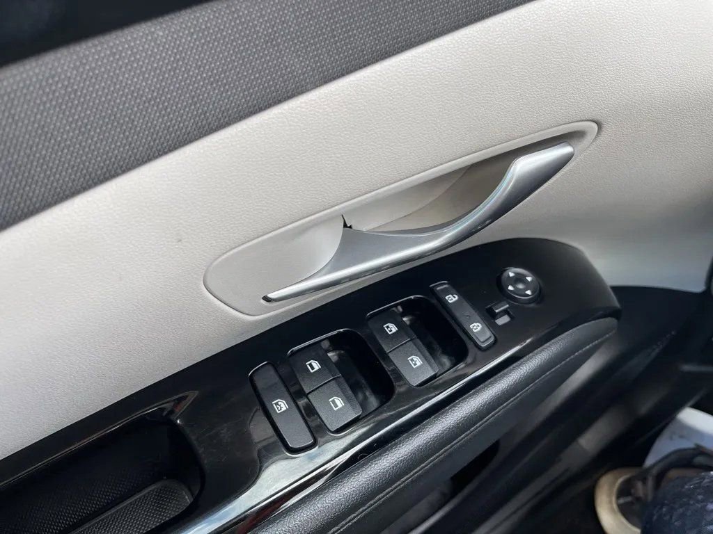 Used 2022 Hyundai Tucson Limited image 33