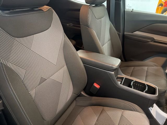 New 2027 Chevrolet Bolt LT w/ Comfort Package FWD image 30