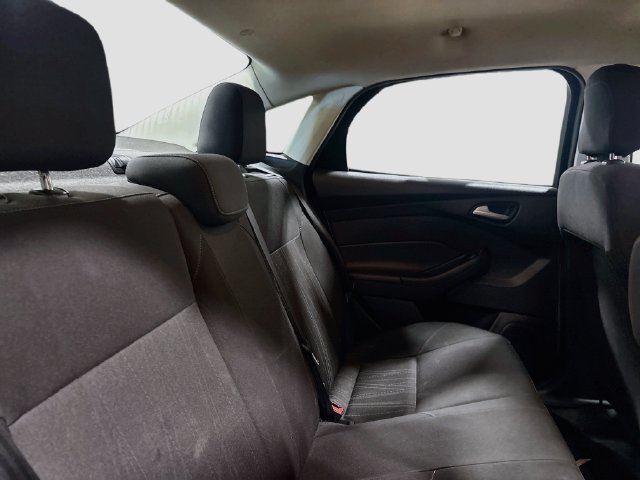 Used 2018 Ford Focus SE FWD image 18