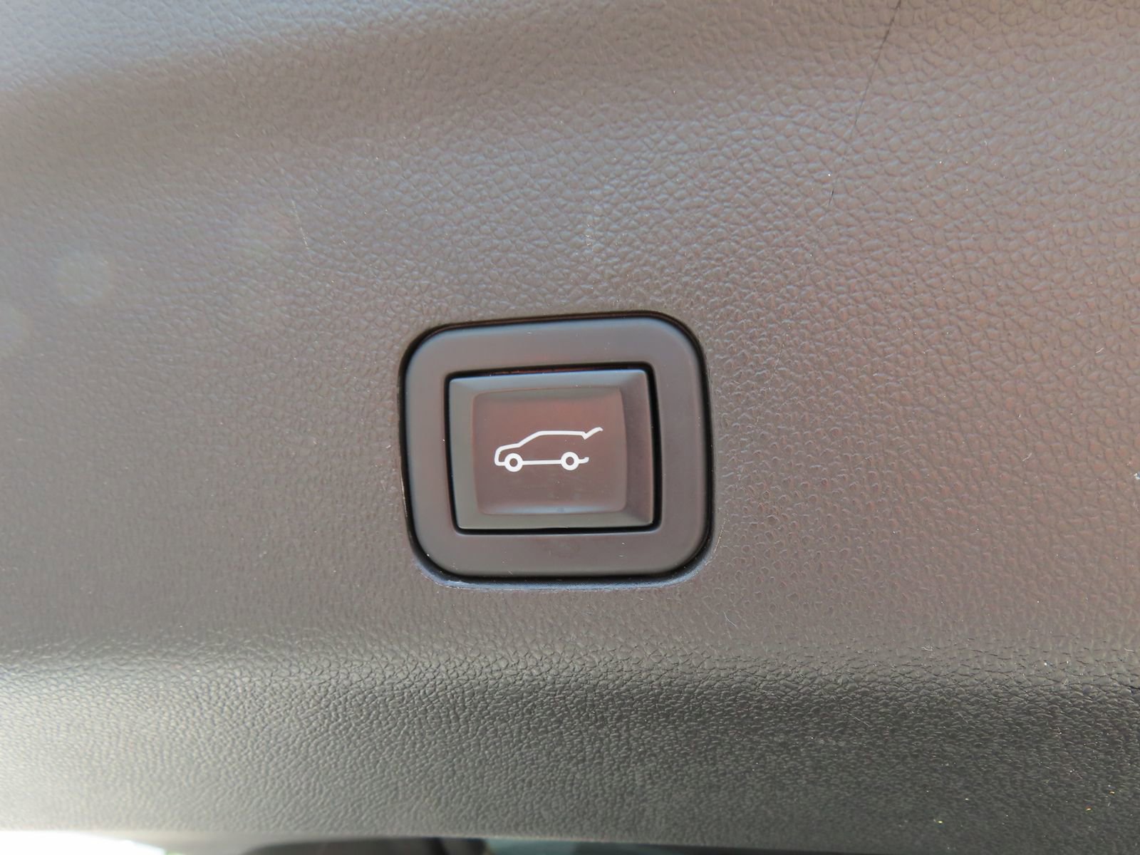 Used 2022 Chevrolet Tahoe LT w/ Luxury Package AWD/4WD image 38