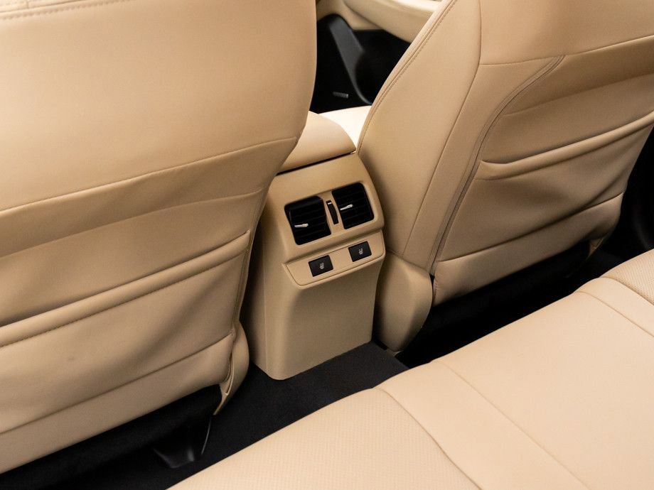 Used 2016 Subaru Outback 2.5i Limited image 18