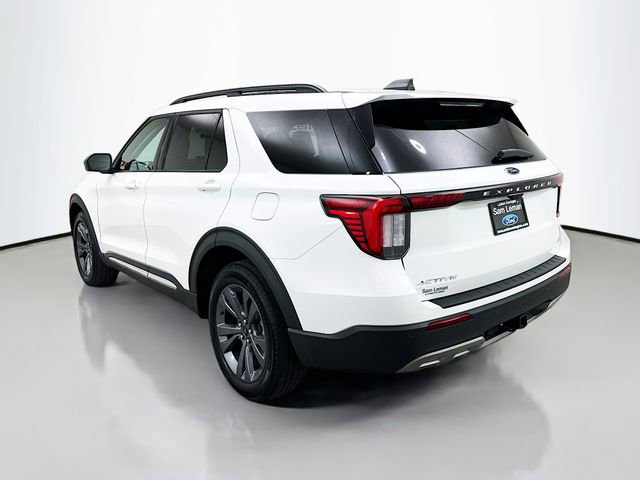Used 2025 Ford Explorer Active w/ Active Comfort Package image 5