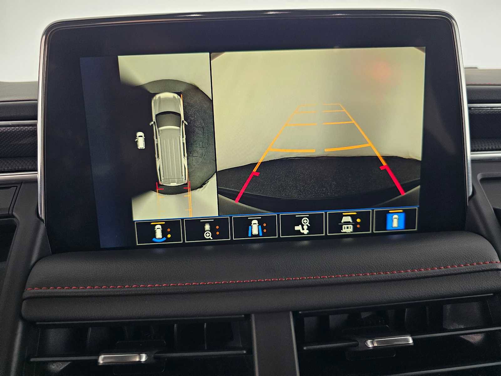 Used 2024 Chevrolet Suburban RST w/ Luxury Package image 28