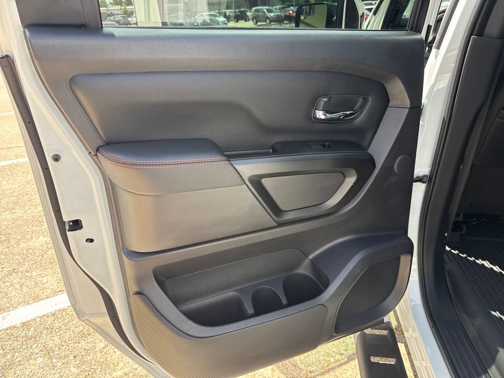 Used 2023 Nissan Titan PRO-4X w/ Pro-4x Convenience Package AWD/4WD image 26