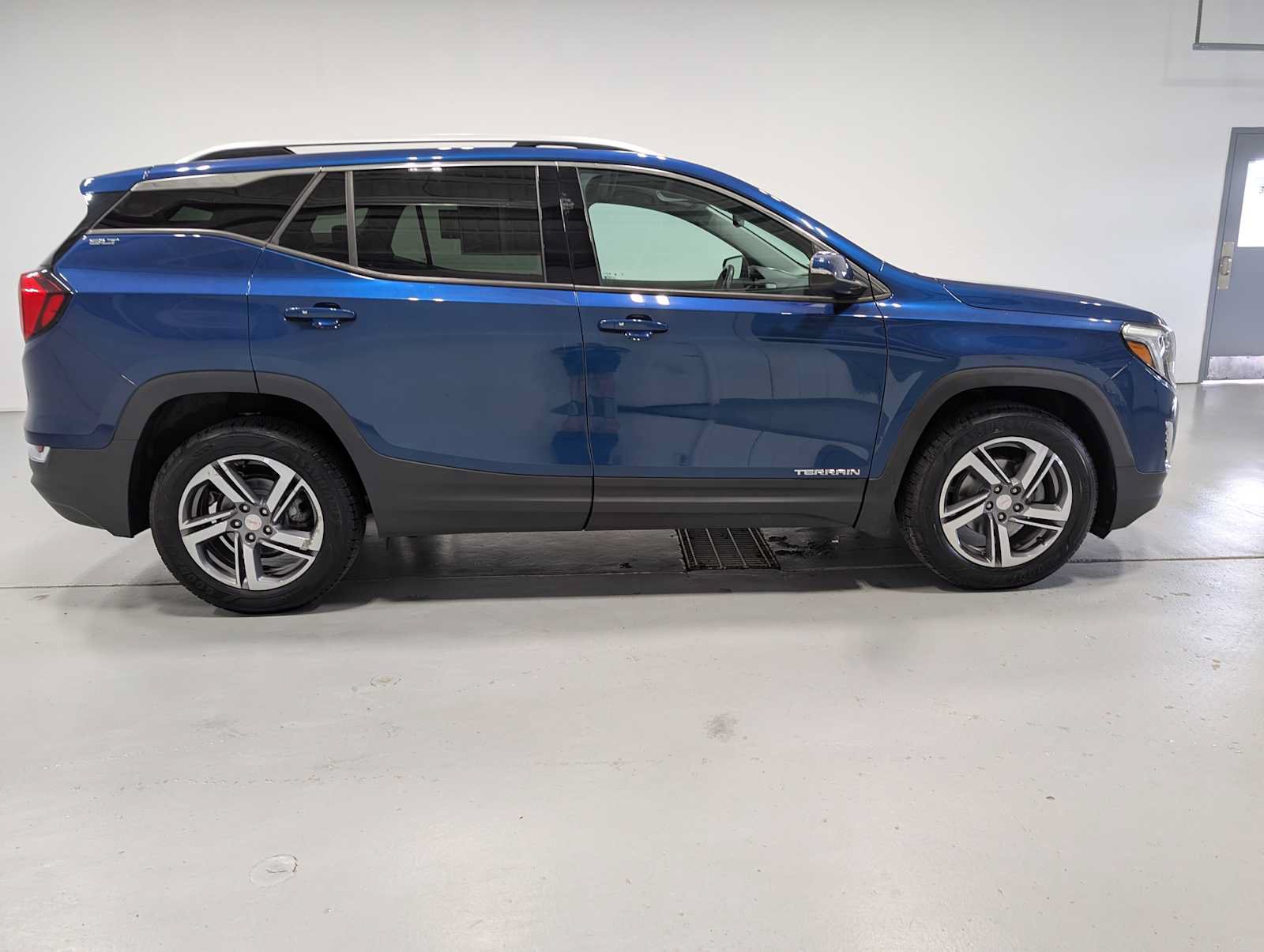 Used 2020 GMC Terrain SLT w/ Preferred Package AWD/4WD image 7