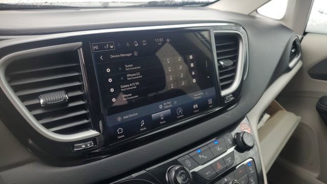 Certified 2024 Chrysler Pacifica Touring-L image 14