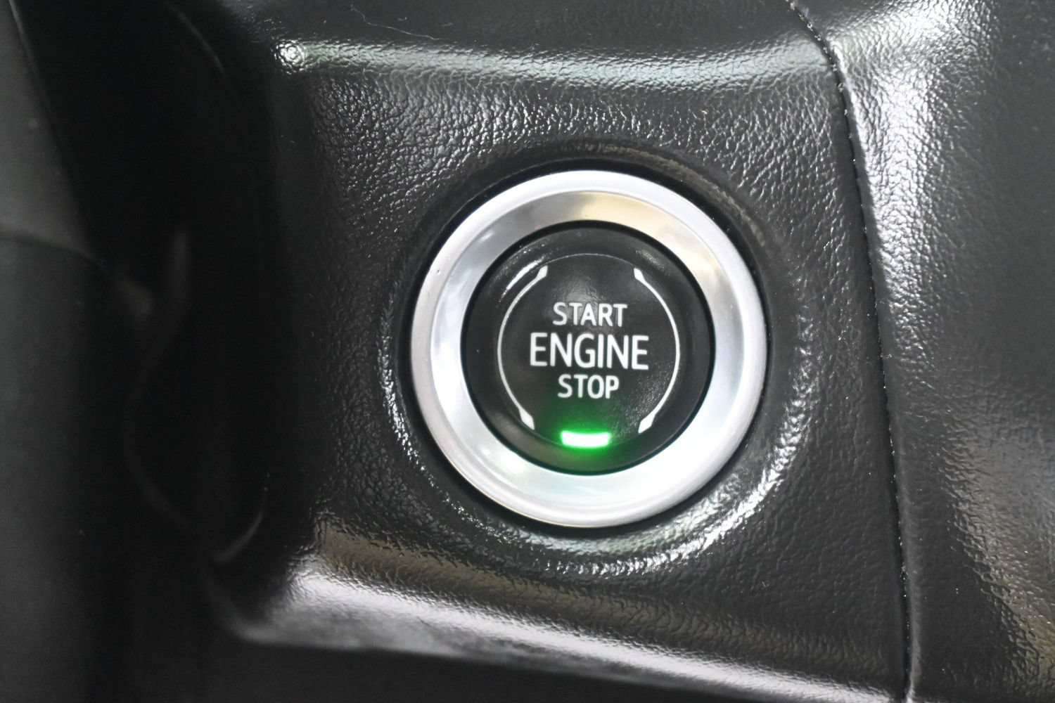 Used 2022 Chevrolet Tahoe LT w/ Luxury Package AWD/4WD image 25