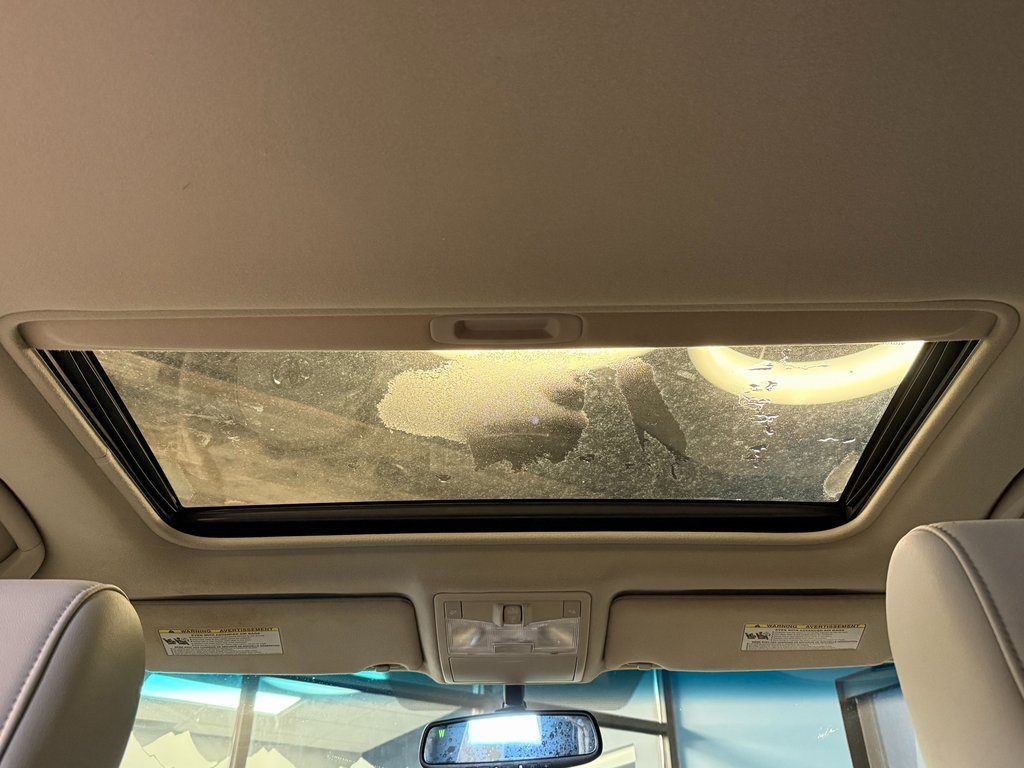 Used 2012 Toyota Avalon Limited image 19