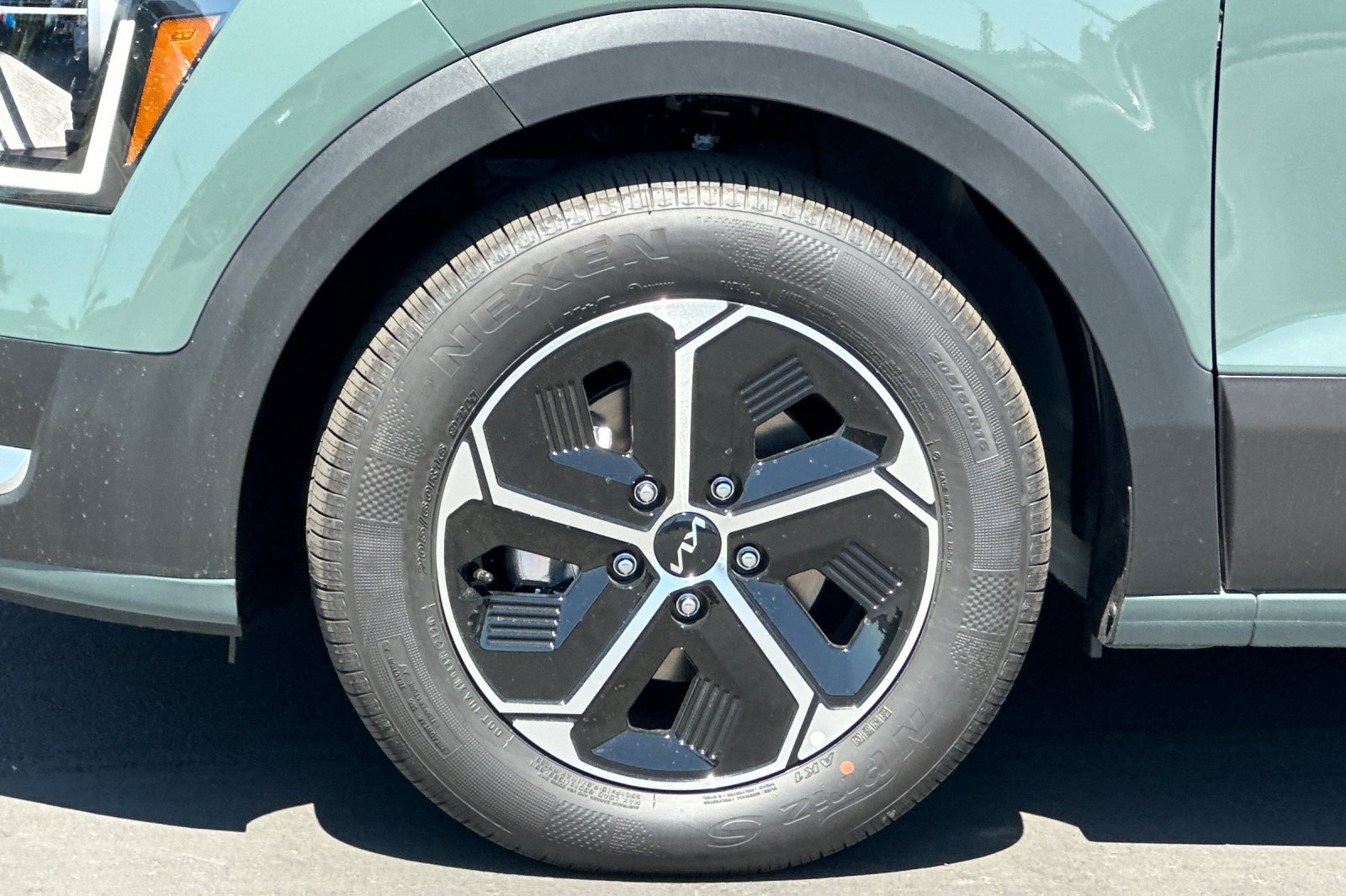 New 2026 Kia Niro EX FWD image 26