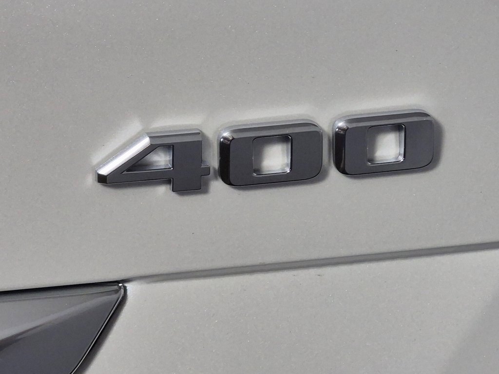 New 2026 Cadillac XT5 Sportv w/ LPO, Floor Liner Package image 9