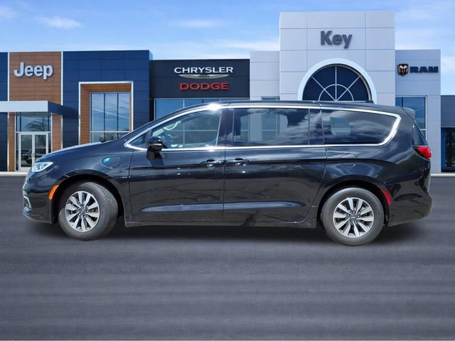 Used 2024 Chrysler Pacifica Limited FWD image 2