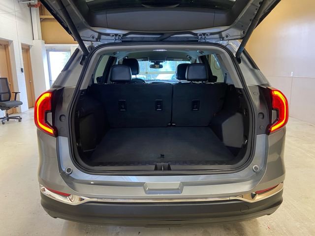 Used 2024 GMC Terrain SLT image 23
