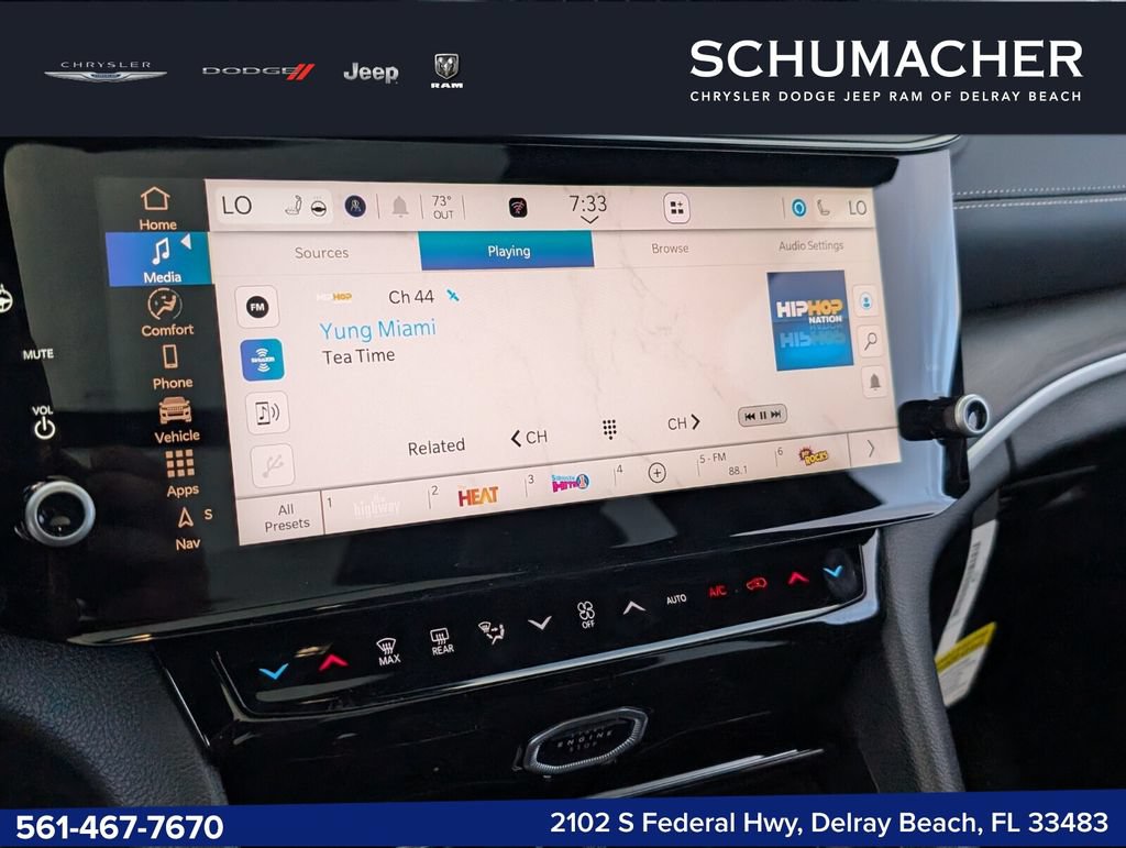 New 2026 Jeep Grand Cherokee Limited w/ Luxury Tech Group II AWD/4WD image 17