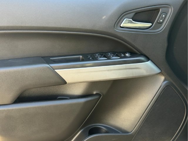 Used 2022 Chevrolet Colorado LT AWD/4WD image 16