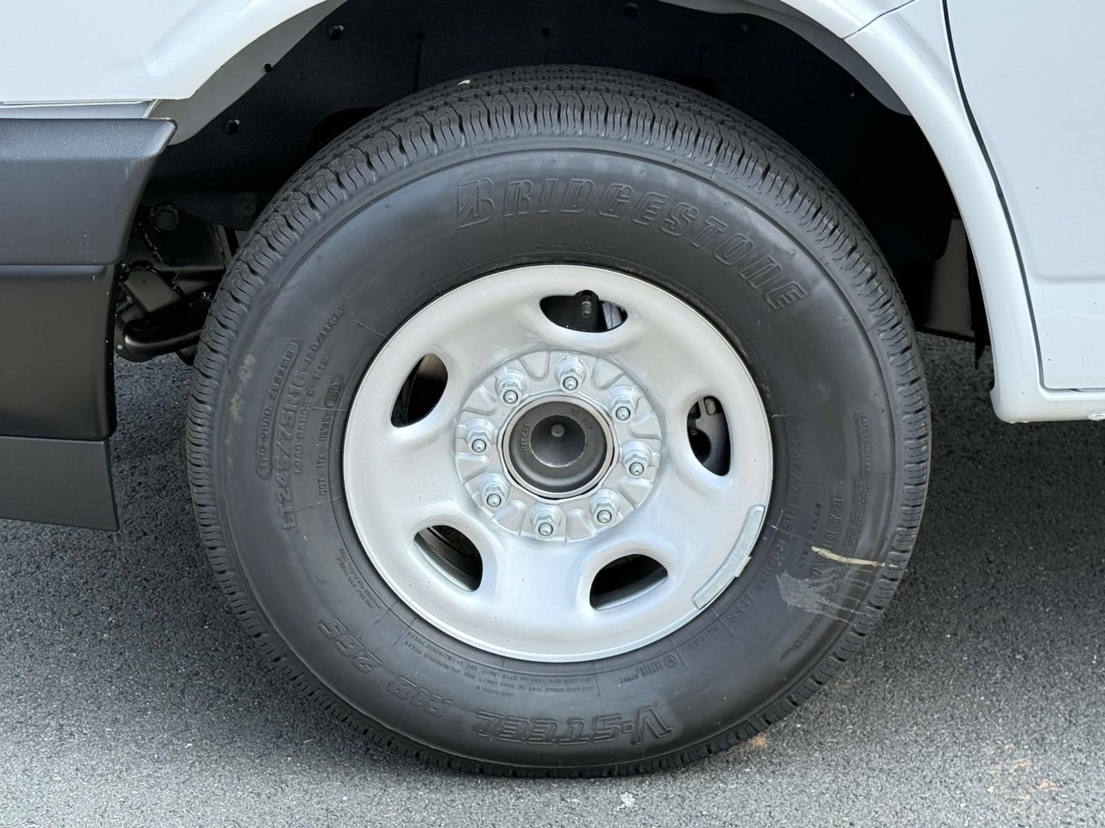 New 2025 Chevrolet Express 3500 Extended RWD image 7