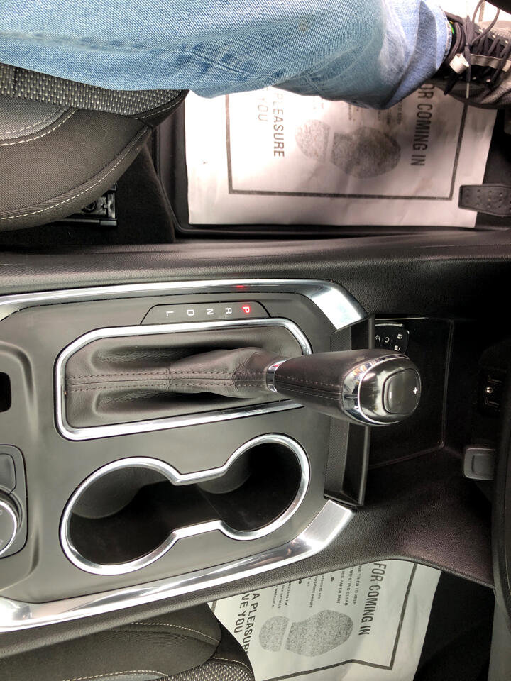 Used 2020 Chevrolet Traverse LT image 24