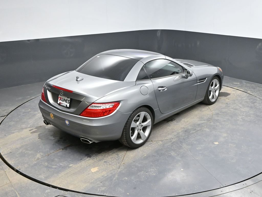 Used 2012 Mercedes-Benz SLK 350 image 32