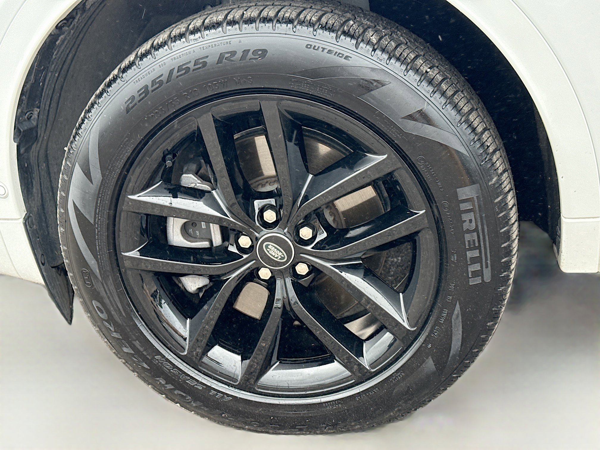 Certified 2025 Land Rover Discovery Sport S image 9