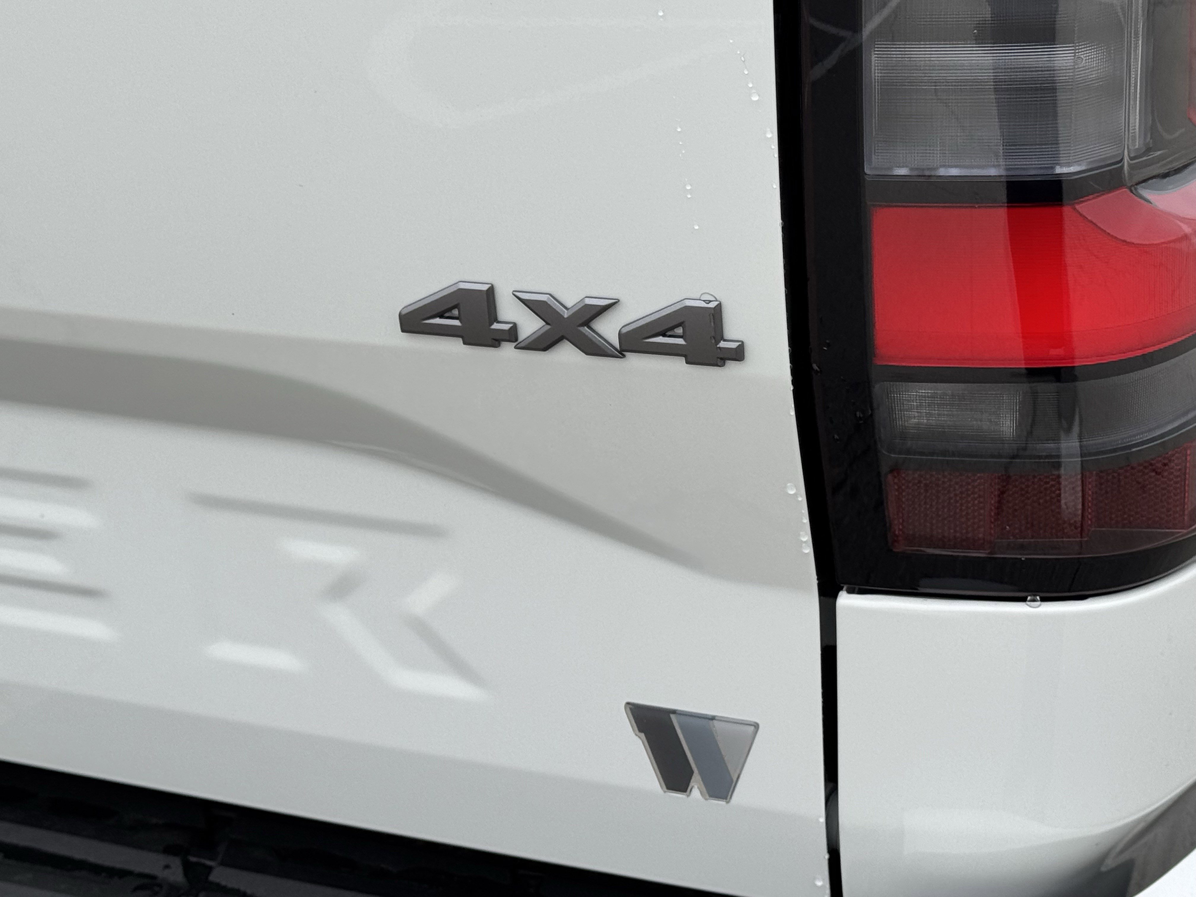 Certified 2025 Nissan Frontier SV w/ SV Convenience Package image 41