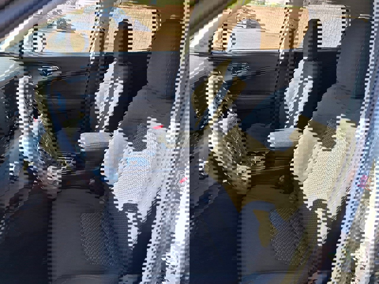 Used 2024 Kia Sportage LX image 19