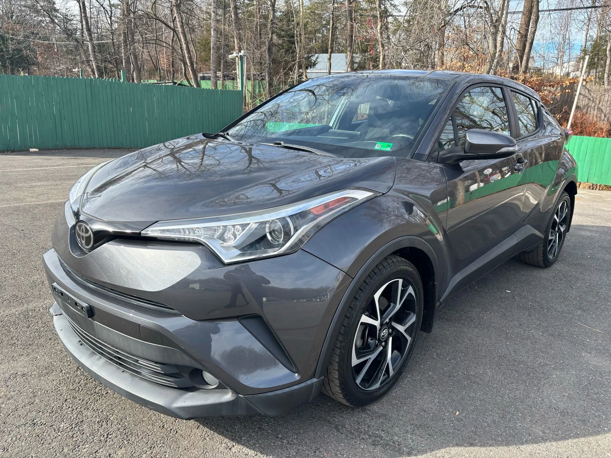 Used 2018 Toyota C-HR XLE image 1