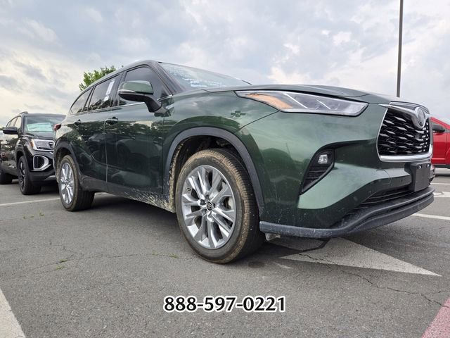 Used 2023 Toyota Highlander Limited FWD image 11
